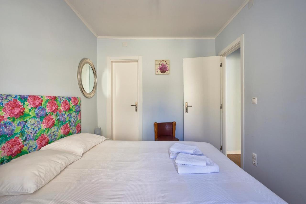 Elegant Riverview Apartment In Historical Lisbon Bagian luar foto