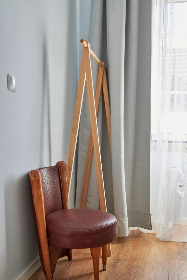 Elegant Riverview Apartment In Historical Lisbon Bagian luar foto