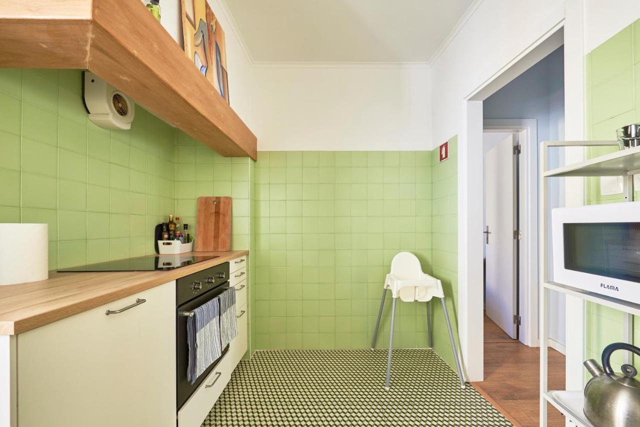 Elegant Riverview Apartment In Historical Lisbon Bagian luar foto
