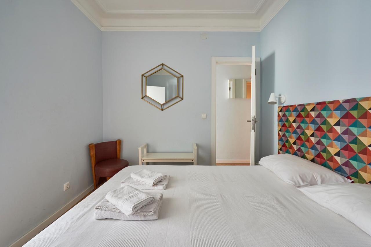 Elegant Riverview Apartment In Historical Lisbon Bagian luar foto