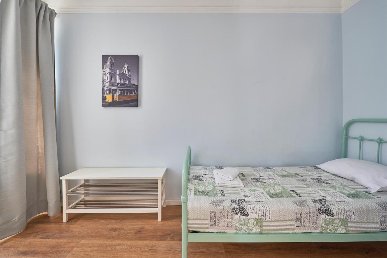 Elegant Riverview Apartment In Historical Lisbon Bagian luar foto